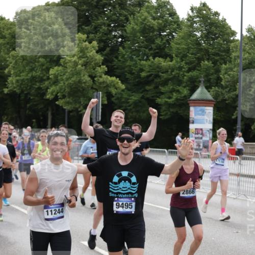 29.06.2025 - hella hamburg halbmarathon Jannik Wohlers http://msf.ph/oto/8324430 29.06.2025 10:39:42 Lombardsbrücke 1058, 1076, 1291, 1586, 1691, 1899, 2019, 2254, 2515, 2572, 2866, 2888, 3237, 3515, 3607, 3808, 3882, 3883, 3884, 4173, 4271, 4471, 5229, 5263, 5654, 5877, 5901, 6097, 6548, 6698, 6750, 6866, 6876, 6890, 6920, 7045, 7174, 7455, 7456, 7675, 7850, 8622, 8815, 8865, 8866, 9187, 9195, 9292, 9495, 10474, 10806, 10818, 10953, 11188, 11242, 11244, 11717, 11874, 12414, 12883, 12906, 13005, 13069, 13290, 13577, 13651, 14327, 14578, 15111, 19163 meine-sportfotos.de