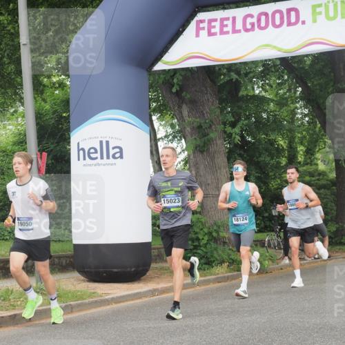 29.06.2025 - hella hamburg halbmarathon KatJ http://msf.ph/oto/8324444 29.06.2025 10:16:56 Zwischen KM18-KM19  meine-sportfotos.de