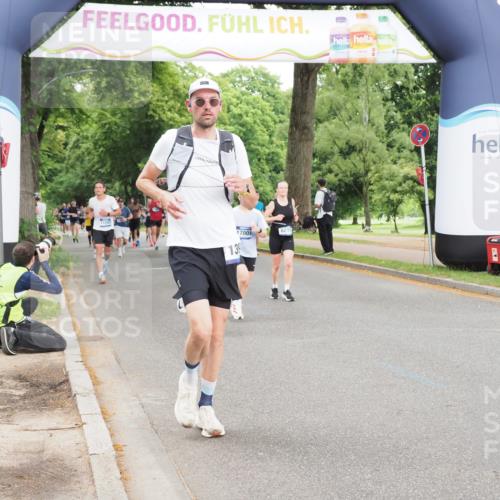 29.06.2025 - hella hamburg halbmarathon MichiJ http://msf.ph/oto/8324469 29.06.2025 10:37:34 Zwischen KM18-KM19 1216, 1399, 2878, 3543, 8899, 9551, 11579, 11975, 13812, 13875, 14794, 16731, 16877, 17001, 17319, 17384, 17908, 18370 meine-sportfotos.de