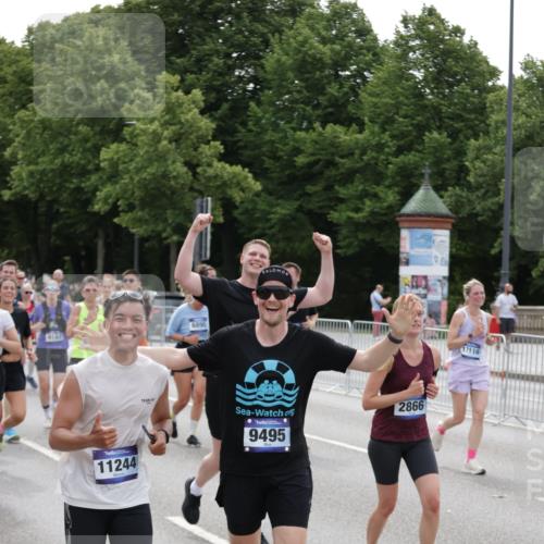 29.06.2025 - hella hamburg halbmarathon Jannik Wohlers http://msf.ph/oto/8324480 29.06.2025 10:39:42 Lombardsbrücke 1058, 1076, 1291, 1586, 1691, 1899, 2019, 2254, 2515, 2572, 2866, 2888, 3237, 3515, 3607, 3808, 3882, 3883, 3884, 4173, 4271, 4471, 5229, 5263, 5654, 5877, 5901, 6097, 6548, 6698, 6750, 6866, 6876, 6890, 6920, 7045, 7174, 7455, 7456, 7675, 7850, 8622, 8815, 8865, 8866, 9187, 9195, 9292, 9495, 10474, 10806, 10818, 10953, 11188, 11242, 11244, 11717, 11874, 12414, 12883, 12906, 13005, 13069, 13290, 13577, 13651, 14327, 14578, 15111, 19163 meine-sportfotos.de