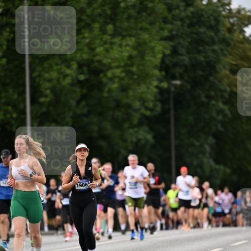 29.06.2025 - hella hamburg halbmarathon Dr. Thomas Lammeyer http://msf.ph/oto/8324525 29.06.2025 10:39:25 Kennedybrücke 1417, 1497, 1821, 1849, 2198, 2265, 2482, 3170, 3409, 3958, 4333, 4564, 4696, 4703, 5027, 5793, 6335, 6365, 6379, 6397, 6571, 6746, 6803, 6859, 7020, 7386, 7733, 8249, 8296, 9164, 9248, 9342, 9803, 10335, 10358, 10393, 10464, 10606, 11320 meine-sportfotos.de