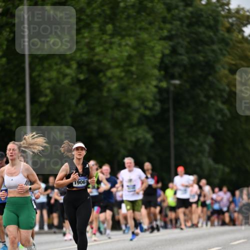 29.06.2025 - hella hamburg halbmarathon Dr. Thomas Lammeyer http://msf.ph/oto/8324560 29.06.2025 10:39:25 Kennedybrücke 1417, 1497, 1821, 1849, 2198, 2265, 2482, 3170, 3409, 3958, 4333, 4564, 4696, 4703, 5027, 5793, 6335, 6365, 6379, 6397, 6571, 6746, 6803, 6859, 7020, 7386, 7733, 8249, 8296, 9164, 9248, 9342, 9803, 10335, 10358, 10393, 10464, 10606, 11320 meine-sportfotos.de