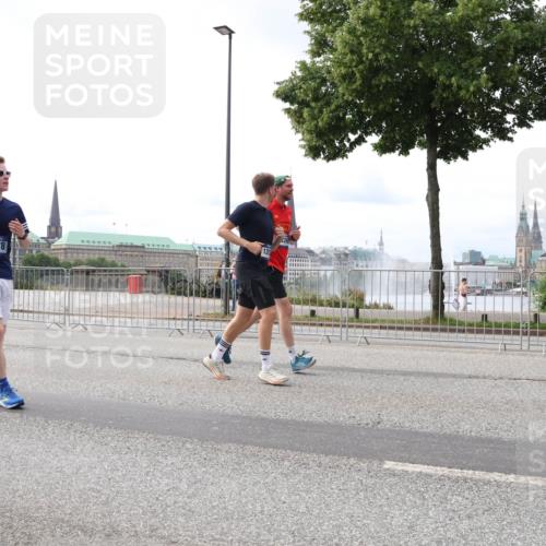 29.06.2025 - hella hamburg halbmarathon Lena Gebhardt http://msf.ph/oto/8324567 29.06.2025 10:23:10 Lombardsbrücke 578, 1029, 1362, 1853, 2766, 2925, 3003, 3029, 3034, 4190, 4266, 4728, 4793, 5223, 5629, 6502, 6578, 6784, 6785, 6849, 7266, 7820, 7891, 8687, 8688, 8716, 8918, 8920, 9133, 9301, 9877, 9913, 10205, 10739, 10826, 11798, 11879, 12025, 12073, 12190, 12265, 12874, 13560, 13921, 14041, 14265, 14338, 14510, 14512, 14525, 14801, 14821, 16416, 16558, 17013, 17099, 17207, 17299, 17719 meine-sportfotos.de