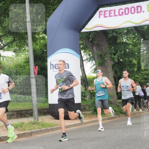 29.06.2025 - hella hamburg halbmarathon KatJ http://msf.ph/oto/8324609 29.06.2025 10:16:56 Zwischen KM18-KM19  meine-sportfotos.de