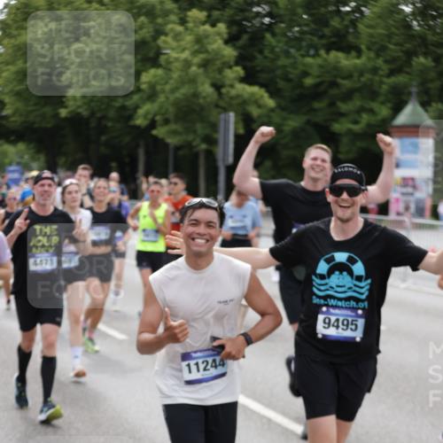 29.06.2025 - hella hamburg halbmarathon Jannik Wohlers http://msf.ph/oto/8324630 29.06.2025 10:39:43 Lombardsbrücke 1058, 1076, 1291, 1586, 1691, 1899, 2019, 2254, 2515, 2572, 2866, 2888, 3237, 3515, 3607, 3808, 4173, 4271, 4471, 4756, 5113, 5229, 5263, 5351, 5352, 5654, 5877, 5901, 6097, 6548, 6698, 6750, 6866, 6876, 6890, 6920, 7174, 7455, 7456, 7675, 7850, 8815, 8865, 8866, 9187, 9195, 9292, 9495, 10474, 10806, 10818, 10953, 11188, 11242, 11244, 11653, 11717, 11874, 12414, 12444, 12501, 12760, 12883, 12906, 13005, 13069, 13290, 13577, 13651, 14327, 14578, 15111, 19163 meine-sportfotos.de