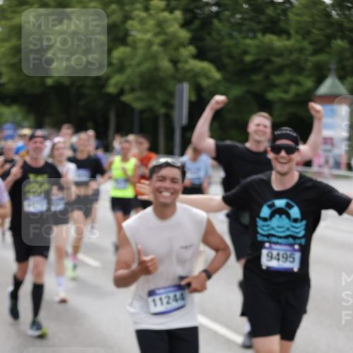 29.06.2025 - hella hamburg halbmarathon Jannik Wohlers http://msf.ph/oto/8324673 29.06.2025 10:39:43 Lombardsbrücke 1058, 1076, 1291, 1586, 1691, 1899, 2019, 2254, 2515, 2572, 2866, 2888, 3237, 3515, 3607, 3808, 4173, 4271, 4471, 4756, 5113, 5229, 5263, 5351, 5352, 5654, 5877, 5901, 6097, 6548, 6698, 6750, 6866, 6876, 6890, 6920, 7174, 7455, 7456, 7675, 7850, 8815, 8865, 8866, 9187, 9195, 9292, 9495, 10474, 10806, 10818, 10953, 11188, 11242, 11244, 11653, 11717, 11874, 12414, 12444, 12501, 12760, 12883, 12906, 13005, 13069, 13290, 13577, 13651, 14327, 14578, 15111, 19163 meine-sportfotos.de