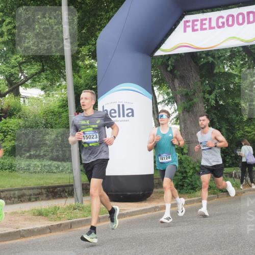 29.06.2025 - hella hamburg halbmarathon KatJ http://msf.ph/oto/8324704 29.06.2025 10:16:57 Zwischen KM18-KM19  meine-sportfotos.de