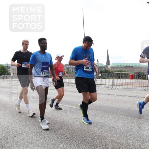 29.06.2025 - hella hamburg halbmarathon Lena Gebhardt http://msf.ph/oto/8324716 29.06.2025 10:23:11 Lombardsbrücke 13248, 102, 19245, 9133, 3034, 0578, 1029, 1362, 1853, 2766, 2925, 3003, 3029, 3034, 4190, 4266, 4728, 4793, 5223, 5629, 6502, 6578, 6784, 6785, 6849, 7266, 7820, 7891, 8687, 8688, 8716, 8918, 8920, 9133, 9301, 9877, 9913, 10205, 10739, 10826, 11798, 11879, 12025, 12073, 12190, 12265, 12874, 13560, 13921, 14041, 14265, 14338, 14510, 14512, 14525, 14801, 14821, 16416, 16558, 17013, 17099, 17207, 17299, 17719 meine-sportfotos.de