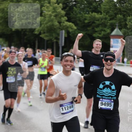 29.06.2025 - hella hamburg halbmarathon Jannik Wohlers http://msf.ph/oto/8324796 29.06.2025 10:39:43 Lombardsbrücke 1058, 1076, 1291, 1586, 1691, 1899, 2019, 2254, 2515, 2572, 2866, 2888, 3237, 3515, 3607, 3808, 4173, 4271, 4471, 4756, 5113, 5229, 5263, 5351, 5352, 5654, 5877, 5901, 6097, 6548, 6698, 6750, 6866, 6876, 6890, 6920, 7174, 7455, 7456, 7675, 7850, 8815, 8865, 8866, 9187, 9195, 9292, 9495, 10474, 10806, 10818, 10953, 11188, 11242, 11244, 11653, 11717, 11874, 12414, 12444, 12501, 12760, 12883, 12906, 13005, 13069, 13290, 13577, 13651, 14327, 14578, 15111, 19163 meine-sportfotos.de