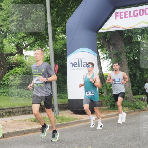 29.06.2025 - hella hamburg halbmarathon KatJ http://msf.ph/oto/8324803 29.06.2025 10:16:57 Zwischen KM18-KM19  meine-sportfotos.de