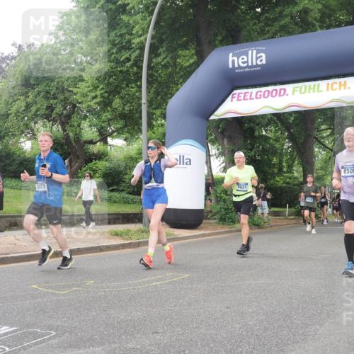 29.06.2025 - hella hamburg halbmarathon KatJ http://msf.ph/oto/8324830 29.06.2025 10:46:23 Zwischen KM18-KM19 4986, 7031, 7223, 7824, 8030, 8509 meine-sportfotos.de