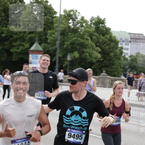 29.06.2025 - hella hamburg halbmarathon Jannik Wohlers http://msf.ph/oto/8324890 29.06.2025 10:39:43 Lombardsbrücke 1058, 1076, 1291, 1586, 1691, 1899, 2019, 2254, 2515, 2572, 2866, 2888, 3237, 3515, 3607, 3808, 4173, 4271, 4471, 4756, 5113, 5229, 5263, 5351, 5352, 5654, 5877, 5901, 6097, 6548, 6698, 6750, 6866, 6876, 6890, 6920, 7174, 7455, 7456, 7675, 7850, 8815, 8865, 8866, 9187, 9195, 9292, 9495, 10474, 10806, 10818, 10953, 11188, 11242, 11244, 11653, 11717, 11874, 12414, 12444, 12501, 12760, 12883, 12906, 13005, 13069, 13290, 13577, 13651, 14327, 14578, 15111, 19163 meine-sportfotos.de