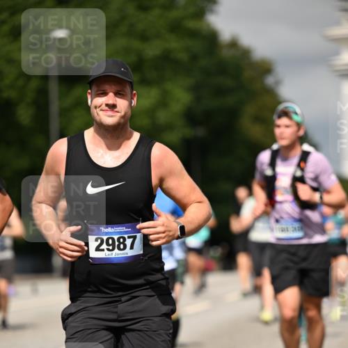 29.06.2025 - hella hamburg halbmarathon Dr. Thomas Lammeyer http://msf.ph/oto/8324907 29.06.2025 10:17:32 Kennedybrücke 1007, 1194, 1859, 1939, 2055, 2359, 2721, 2904, 2961, 2987, 3218, 3729, 4001, 4795, 4950, 5232, 5631, 6026, 6207, 7346, 7460, 7913, 8913, 9128, 9612, 9631 meine-sportfotos.de