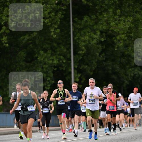29.06.2025 - hella hamburg halbmarathon Dr. Thomas Lammeyer http://msf.ph/oto/8324919 29.06.2025 10:39:29 Kennedybrücke 1417, 1497, 1821, 1849, 2198, 2265, 2787, 3170, 3409, 3958, 4333, 4564, 4696, 4703, 5027, 5793, 6335, 6365, 6379, 6397, 6471, 6571, 6746, 6803, 6859, 7020, 7386, 7733, 8249, 8296, 9342, 9803, 10335, 10358, 10360, 10393, 10464, 11320 meine-sportfotos.de