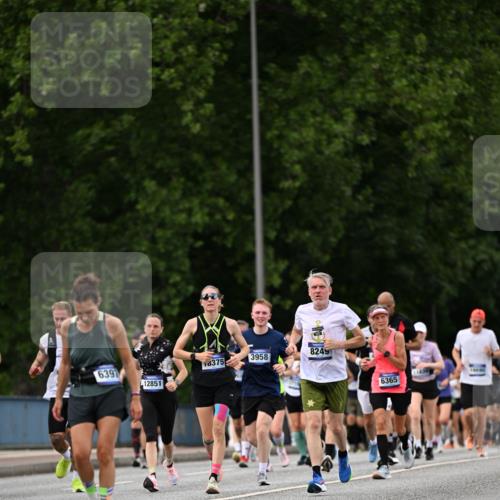 29.06.2025 - hella hamburg halbmarathon Dr. Thomas Lammeyer http://msf.ph/oto/8324933 29.06.2025 10:39:29 Kennedybrücke 1417, 1497, 1821, 1849, 2198, 2265, 2787, 3170, 3409, 3958, 4333, 4564, 4696, 4703, 5027, 5793, 6335, 6365, 6379, 6397, 6471, 6571, 6746, 6803, 6859, 7020, 7386, 7733, 8249, 8296, 9342, 9803, 10335, 10358, 10360, 10393, 10464, 11320 meine-sportfotos.de