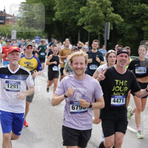 29.06.2025 - hella hamburg halbmarathon Jannik Wohlers http://msf.ph/oto/8324988 29.06.2025 10:39:44 Lombardsbrücke 1018, 1037, 1058, 1076, 1291, 1586, 1691, 1899, 2019, 2109, 2254, 2515, 2572, 2866, 2888, 3237, 3515, 3607, 3808, 4173, 4271, 4471, 4756, 5113, 5229, 5263, 5351, 5352, 5654, 5877, 5901, 6097, 6548, 6673, 6698, 6750, 6866, 6876, 6890, 6920, 7174, 7455, 7456, 7675, 7850, 8815, 8865, 8866, 9187, 9195, 9292, 9495, 10474, 10806, 10818, 10953, 11188, 11242, 11244, 11653, 11717, 12414, 12444, 12501, 12760, 12906, 13005, 13069, 13290, 13410, 13577, 13651, 14327, 14578, 15111 meine-sportfotos.de
