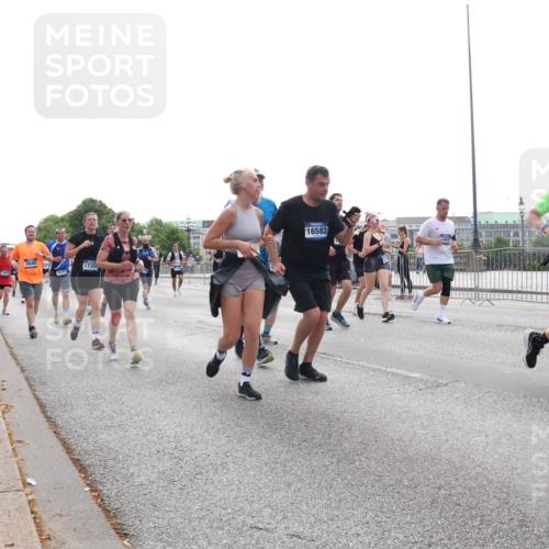 29.06.2025 - hella hamburg halbmarathon Lena Gebhardt http://msf.ph/oto/8324999 29.06.2025 10:37:41 Lombardsbrücke 2640, 6243, 17355, 16582, 2472, 6955, 1022, 1276, 1337, 1475, 1578, 1799, 1819, 1985, 2016, 2199, 2486, 2640, 2853, 3230, 3246, 3633, 4097, 4347, 5139, 5146, 5171, 5186, 5522, 5560, 5790, 5875, 5940, 6243, 6362, 6697, 6821, 6955, 7085, 7124, 7235, 7244, 7321, 7350, 7544, 7696, 7777, 7823, 8811, 8843, 8985, 9247, 9288, 9524, 9895, 10159, 10506, 10836, 11087, 11543, 12123, 12254, 12472, 12824, 16680, 17798 meine-sportfotos.de