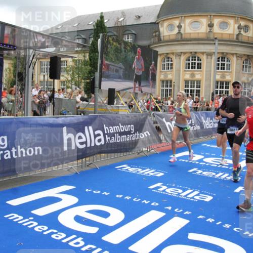 29.06.2025 - hella hamburg halbmarathon Michael Strokosch http://msf.ph/oto/8325029 29.06.2025 10:48:39 Ziel 1163, 1176, 2213, 4553, 5421, 9538, 10000, 10859, 10860, 11579, 14511, 15573, 15808, 15917, 18251, 18815 meine-sportfotos.de
