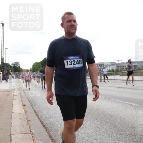 29.06.2025 - hella hamburg halbmarathon Lena Gebhardt http://msf.ph/oto/8325104 29.06.2025 10:23:12 Lombardsbrücke 13248, 16, 1029, 1362, 1853, 2766, 2925, 3003, 3029, 3034, 4190, 4266, 4728, 4793, 5629, 6502, 6578, 6784, 6785, 6849, 7266, 7820, 7891, 8687, 8688, 8716, 8918, 8920, 9133, 9301, 9877, 9913, 10205, 10739, 10826, 11798, 11879, 12025, 12073, 12190, 12265, 12874, 13560, 13921, 14041, 14265, 14338, 14510, 14512, 14525, 14801, 14821, 16416, 16558, 17013, 17099, 17207, 17299, 17719 meine-sportfotos.de