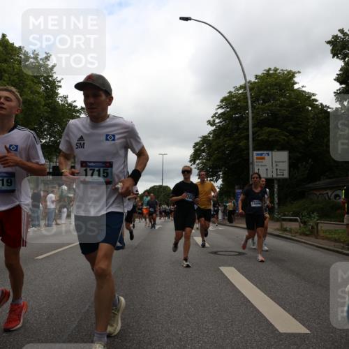 29.06.2025 - hella hamburg halbmarathon Yannick Fuchs http://msf.ph/oto/8325112 29.06.2025 10:51:26 20KM 1200, 1239, 1563, 1715, 1719, 1972, 2236, 2606, 2652, 2806, 3141, 3575, 4261, 4579, 5015, 5134, 5391, 5457, 5458, 6281, 6302, 6720, 6892, 7159, 7269, 7833, 8744, 9450, 10383, 10408, 12144, 12509, 12773, 12774, 13376, 13523, 13664, 14361, 14737, 14881, 14951, 15090, 15110, 15125, 15189, 15220, 15349, 15664, 16093, 16418, 17201, 17455, 17758, 17769, 18508 meine-sportfotos.de
