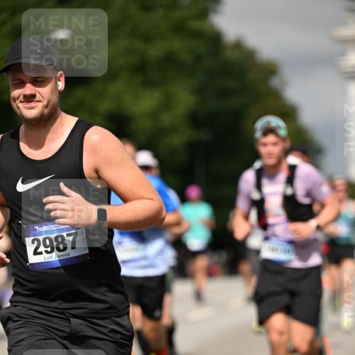 29.06.2025 - hella hamburg halbmarathon Dr. Thomas Lammeyer http://msf.ph/oto/8325139 29.06.2025 10:17:32 Kennedybrücke 1007, 1194, 1859, 1939, 2055, 2359, 2721, 2904, 2961, 2987, 3218, 3729, 4001, 4795, 4950, 5232, 5631, 6026, 6207, 7346, 7460, 7913, 8913, 9128, 9612, 9631 meine-sportfotos.de