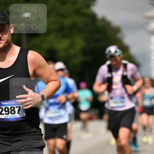 29.06.2025 - hella hamburg halbmarathon Dr. Thomas Lammeyer http://msf.ph/oto/8325159 29.06.2025 10:17:32 Kennedybrücke 1007, 1194, 1859, 1939, 2055, 2359, 2721, 2904, 2961, 2987, 3218, 3729, 4001, 4795, 4950, 5232, 5631, 6026, 6207, 7346, 7460, 7913, 8913, 9128, 9612, 9631 meine-sportfotos.de