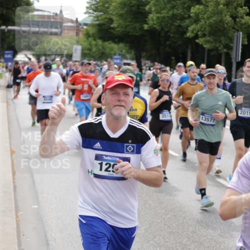29.06.2025 - hella hamburg halbmarathon Jannik Wohlers http://msf.ph/oto/8325234 29.06.2025 10:39:45 Lombardsbrücke 1018, 1037, 1058, 1076, 1291, 1691, 2019, 2109, 2254, 2515, 2572, 2866, 2888, 3237, 3515, 3607, 3808, 4173, 4271, 4471, 4756, 5113, 5229, 5263, 5351, 5352, 5877, 5901, 6097, 6548, 6673, 6750, 6866, 6876, 6890, 6920, 7108, 7174, 7455, 7456, 7675, 7850, 8815, 9187, 9195, 9292, 9495, 10474, 10806, 10818, 10953, 11188, 11242, 11244, 11653, 11717, 12414, 12444, 12501, 12760, 12906, 13005, 13069, 13290, 13410, 13577, 13651, 14578, 15111, 16681 meine-sportfotos.de