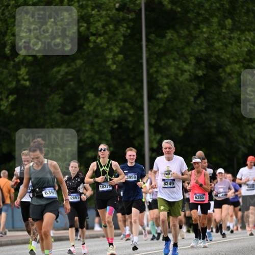 29.06.2025 - hella hamburg halbmarathon Dr. Thomas Lammeyer http://msf.ph/oto/8325236 29.06.2025 10:39:29 Kennedybrücke 1417, 1497, 1821, 1849, 2198, 2265, 2787, 3170, 3409, 3958, 4333, 4564, 4696, 4703, 5027, 5793, 6335, 6365, 6379, 6397, 6471, 6571, 6746, 6803, 6859, 7020, 7386, 7733, 8249, 8296, 9342, 9803, 10335, 10358, 10360, 10393, 10464, 11320 meine-sportfotos.de