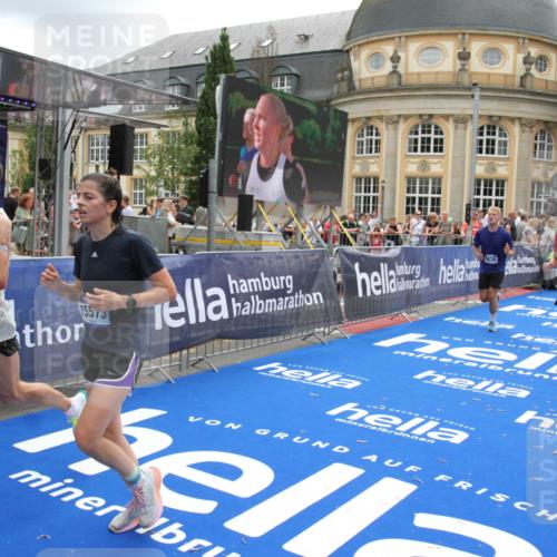 29.06.2025 - hella hamburg halbmarathon Michael Strokosch http://msf.ph/oto/8325248 29.06.2025 10:48:41 Ziel 1163, 1176, 2213, 4553, 5421, 9538, 10859, 11579, 14511, 15384, 15573, 17127, 18815 meine-sportfotos.de