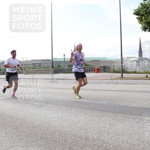 29.06.2025 - hella hamburg halbmarathon Lena Gebhardt http://msf.ph/oto/8325325 29.06.2025 10:12:55 Lombardsbrücke 16323, 4532, 11720, 10402, 1020, 1051, 1249, 1610, 1785, 1851, 1939, 2531, 2891, 2942, 2963, 2964, 3182, 3248, 3262, 4453, 4532, 4554, 5150, 5166, 5597, 5598, 6207, 7014, 7873, 7907, 8398, 8405, 8917, 8971, 9141, 9254, 10067, 10402, 10581, 11025, 11720, 12456, 13566, 13816, 14404, 14540, 14869, 15012, 15369, 15531, 16030, 16255, 16323, 16437, 16473, 16826, 16911, 17061, 17699, 17994, 18048, 18178, 18320, 18493, 18530 meine-sportfotos.de