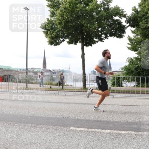 29.06.2025 - hella hamburg halbmarathon Lena Gebhardt http://msf.ph/oto/8325338 29.06.2025 10:23:15 Lombardsbrücke 1029, 1048, 1362, 1853, 2766, 2925, 3029, 3034, 4190, 4266, 4728, 4793, 5629, 6502, 6578, 6784, 6785, 6849, 7029, 7266, 7820, 7891, 8687, 8688, 8716, 8918, 8920, 9133, 9301, 9877, 9913, 10205, 10739, 11798, 11879, 12025, 12073, 12190, 12265, 12874, 13560, 13921, 14041, 14265, 14338, 14510, 14512, 14525, 14821, 15709, 16185, 16416, 16558, 17013, 17099, 17207, 17299, 17719 meine-sportfotos.de