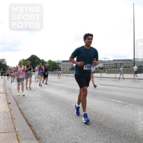 29.06.2025 - hella hamburg halbmarathon Lena Gebhardt http://msf.ph/oto/8325375 29.06.2025 10:23:16 Lombardsbrücke 3457, 8687, 8688, 13560, 1029, 1048, 1362, 1853, 2925, 3029, 3034, 4190, 4266, 4391, 4728, 4793, 5629, 6502, 6578, 6784, 6785, 6849, 7029, 7266, 7820, 7891, 8687, 8688, 8716, 8918, 8920, 9133, 9301, 9877, 9913, 10205, 10739, 11798, 11879, 12025, 12073, 12190, 12265, 12874, 13560, 13921, 14041, 14265, 14338, 14510, 14512, 14525, 14821, 15709, 16185, 16416, 16558, 17013, 17099, 17207, 17299, 17719 meine-sportfotos.de
