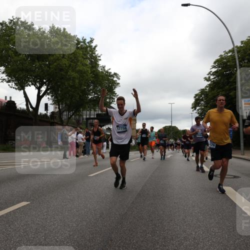 29.06.2025 - hella hamburg halbmarathon Yannick Fuchs http://msf.ph/oto/8325430 29.06.2025 10:51:27 20KM 1200, 1239, 1563, 1715, 1719, 1972, 2236, 2606, 2652, 2806, 3141, 3575, 4261, 4579, 5015, 5134, 5391, 5457, 5458, 6281, 6302, 6720, 6892, 7159, 7269, 7833, 8744, 9450, 10383, 10408, 12144, 12509, 12773, 12774, 13376, 13523, 13664, 14361, 14737, 14881, 14951, 15090, 15110, 15125, 15189, 15220, 15229, 15349, 15664, 16093, 16418, 17201, 17455, 17758, 17769, 18508 meine-sportfotos.de