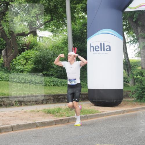 29.06.2025 - hella hamburg halbmarathon KatJ http://msf.ph/oto/8325470 29.06.2025 10:17:00 Zwischen KM18-KM19  meine-sportfotos.de