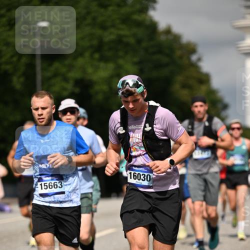 29.06.2025 - hella hamburg halbmarathon Dr. Thomas Lammeyer http://msf.ph/oto/8325472 29.06.2025 10:17:33 Kennedybrücke 1194, 1859, 1939, 2055, 2359, 2721, 2904, 2961, 2987, 3218, 3729, 4001, 4795, 4950, 5232, 5631, 6026, 6207, 7346, 7460, 7913, 8913, 9128, 9612, 9631 meine-sportfotos.de