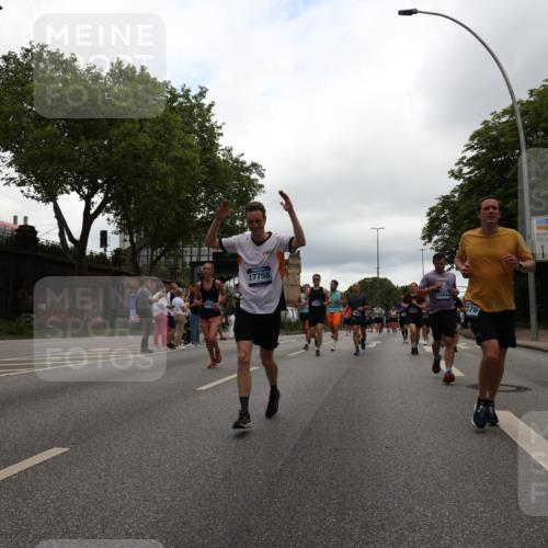29.06.2025 - hella hamburg halbmarathon Yannick Fuchs http://msf.ph/oto/8325487 29.06.2025 10:51:27 20KM 1200, 1239, 1563, 1715, 1719, 1972, 2236, 2606, 2652, 2806, 3141, 3575, 4261, 4579, 5015, 5134, 5391, 5457, 5458, 6281, 6302, 6720, 6892, 7159, 7269, 7833, 8744, 9450, 10383, 10408, 12144, 12509, 12773, 12774, 13376, 13523, 13664, 14361, 14737, 14881, 14951, 15090, 15110, 15125, 15189, 15220, 15229, 15349, 15664, 16093, 16418, 17201, 17455, 17758, 17769, 18508 meine-sportfotos.de
