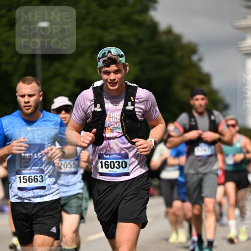 29.06.2025 - hella hamburg halbmarathon Dr. Thomas Lammeyer http://msf.ph/oto/8325503 29.06.2025 10:17:33 Kennedybrücke 1194, 1859, 1939, 2055, 2359, 2721, 2904, 2961, 2987, 3218, 3729, 4001, 4795, 4950, 5232, 5631, 6026, 6207, 7346, 7460, 7913, 8913, 9128, 9612, 9631 meine-sportfotos.de
