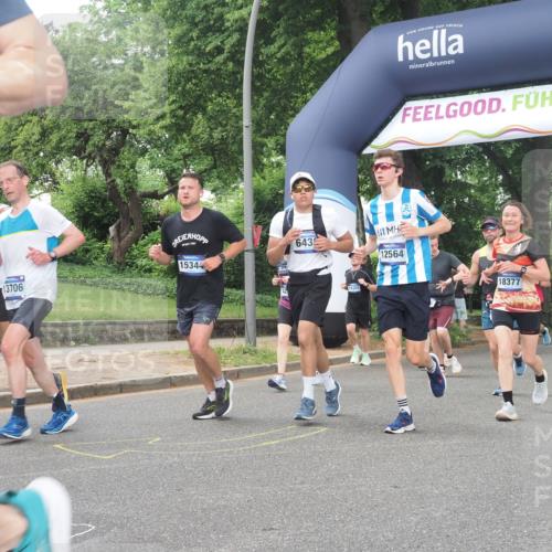 29.06.2025 - hella hamburg halbmarathon KatJ http://msf.ph/oto/8325583 29.06.2025 10:46:31 Zwischen KM18-KM19 4238, 6033, 6438, 6470, 8326 meine-sportfotos.de