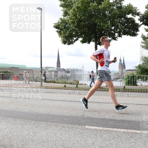 29.06.2025 - hella hamburg halbmarathon Lena Gebhardt http://msf.ph/oto/8325626 29.06.2025 10:23:18 Lombardsbrücke 117, 1048, 1362, 1853, 2925, 3029, 3034, 4190, 4266, 4391, 4728, 4793, 5406, 5629, 6502, 6578, 6784, 6785, 6849, 7029, 7266, 7820, 7891, 8687, 8688, 8716, 8918, 8920, 9133, 9301, 9877, 9913, 10205, 10739, 11798, 11879, 12025, 12073, 12190, 12265, 12874, 13560, 13921, 14041, 14265, 14338, 14510, 14512, 14821, 15709, 16185, 16251, 16416, 16558, 17013, 17099, 17199, 17207, 17299, 17719 meine-sportfotos.de