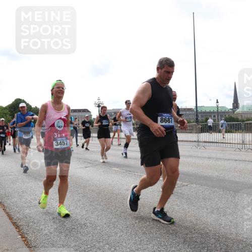 29.06.2025 - hella hamburg halbmarathon Lena Gebhardt http://msf.ph/oto/8325639 29.06.2025 10:23:19 Lombardsbrücke 2766, 9301, 3457, 7299, 8687, 1048, 1362, 1853, 2925, 3029, 3034, 4190, 4266, 4391, 4728, 4793, 5406, 5629, 6502, 6578, 6784, 6785, 6849, 7029, 7266, 7820, 7891, 8687, 8688, 8716, 8918, 8920, 9133, 9301, 9877, 9913, 10205, 10739, 11798, 11879, 12025, 12073, 12190, 12265, 12874, 13560, 14041, 14265, 14338, 14510, 14512, 14821, 15709, 16185, 16251, 16416, 16558, 17013, 17099, 17199, 17207, 17299, 17719 meine-sportfotos.de