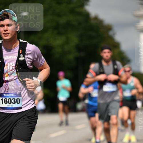 29.06.2025 - hella hamburg halbmarathon Dr. Thomas Lammeyer http://msf.ph/oto/8325648 29.06.2025 10:17:34 Kennedybrücke 1194, 1859, 1939, 2055, 2359, 2721, 2891, 2904, 2961, 2987, 3218, 3729, 4001, 4795, 4950, 5232, 5631, 6026, 6207, 7346, 7460, 7462, 7913, 8913, 9128, 9612, 9631 meine-sportfotos.de