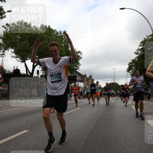 29.06.2025 - hella hamburg halbmarathon Yannick Fuchs http://msf.ph/oto/8325653 29.06.2025 10:51:28 20KM 1200, 1239, 1563, 1715, 1719, 1972, 2236, 2606, 2652, 2806, 3141, 3575, 4261, 4579, 5015, 5134, 5391, 5457, 5458, 6281, 6302, 6720, 6892, 7159, 7269, 7833, 8744, 9450, 10383, 10408, 12144, 12509, 12773, 12774, 13376, 13523, 13664, 14361, 14737, 14881, 14951, 15090, 15110, 15189, 15220, 15229, 15349, 15664, 16418, 17201, 17455, 17758, 17769, 18508 meine-sportfotos.de