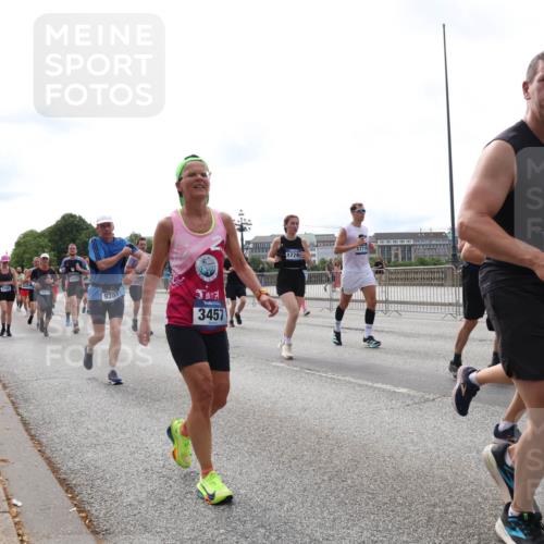 29.06.2025 - hella hamburg halbmarathon Lena Gebhardt http://msf.ph/oto/8325670 29.06.2025 10:23:20 Lombardsbrücke 9301, 3457, 17719, 8687, 1048, 1304, 1362, 1853, 2925, 3029, 3034, 4190, 4266, 4391, 4728, 4793, 5406, 5629, 6502, 6578, 6784, 6785, 6849, 7029, 7266, 7820, 7891, 8687, 8688, 8716, 8918, 8920, 9133, 9301, 9877, 9913, 10205, 10739, 11300, 11798, 11879, 12025, 12073, 12190, 12265, 12874, 13560, 14041, 14265, 14338, 14510, 14512, 14821, 15709, 16185, 16251, 16416, 16558, 17013, 17099, 17199, 17207, 17299, 17719 meine-sportfotos.de