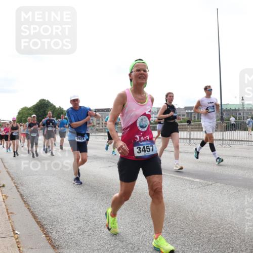 29.06.2025 - hella hamburg halbmarathon Lena Gebhardt http://msf.ph/oto/8325760 29.06.2025 10:23:20 Lombardsbrücke 14338, 9301, 3457, 7719, 475, 1048, 1304, 1362, 1853, 2925, 3029, 3034, 4190, 4266, 4391, 4728, 4793, 5406, 5629, 6502, 6578, 6784, 6785, 6849, 7029, 7266, 7820, 7891, 8687, 8688, 8716, 8918, 8920, 9133, 9301, 9877, 9913, 10205, 10739, 11300, 11798, 11879, 12025, 12073, 12190, 12265, 12874, 13560, 14041, 14265, 14338, 14510, 14512, 14821, 15709, 16185, 16251, 16416, 16558, 17013, 17099, 17199, 17207, 17299, 17719 meine-sportfotos.de