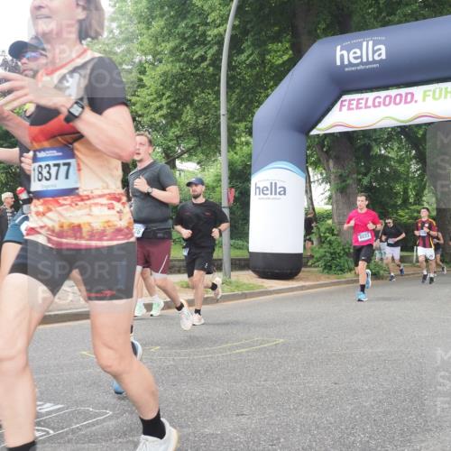 29.06.2025 - hella hamburg halbmarathon KatJ http://msf.ph/oto/8325793 29.06.2025 10:46:32 Zwischen KM18-KM19 4238, 6033, 6438, 6470, 8326 meine-sportfotos.de