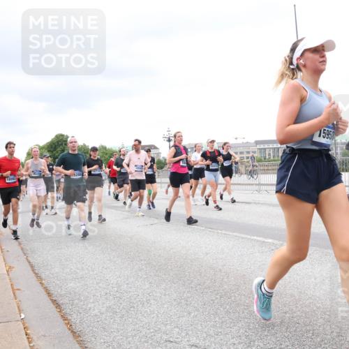 29.06.2025 - hella hamburg halbmarathon Lena Gebhardt http://msf.ph/oto/8325802 29.06.2025 10:57:44 Lombardsbrücke 18992, 5288, 12713, 15033, 5958, 14968, 1123, 1242, 1248, 1265, 1388, 1643, 2015, 2041, 2451, 2567, 2900, 3191, 3195, 3385, 3388, 3433, 3644, 3750, 3936, 3954, 4059, 4086, 4106, 4180, 4197, 4429, 4521, 4830, 5117, 5316, 5632, 5736, 5738, 6316, 6337, 6827, 6857, 6916, 7172, 7193, 7556, 7720, 7728, 8035, 8159, 8287, 8386, 8474, 8540, 8552, 8708, 8713, 8773, 8851, 8853, 8873, 9059, 9110, 9233, 9318, 9394, 9398, 9436, 9496, 9613 meine-sportfotos.de