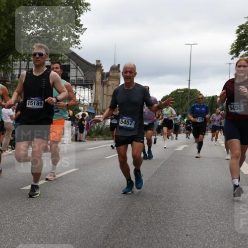 29.06.2025 - hella hamburg halbmarathon Yannick Fuchs http://msf.ph/oto/8325875 29.06.2025 10:51:30 20KM 1200, 1239, 1563, 1715, 1719, 1972, 2236, 2606, 2652, 2806, 3141, 3575, 4261, 4579, 5015, 5134, 5391, 5457, 5458, 6281, 6302, 6720, 6892, 7159, 7833, 8744, 9450, 10383, 10408, 12144, 12509, 12773, 12774, 13376, 13664, 14737, 14951, 15090, 15189, 15220, 15229, 15349, 15664, 16418, 16517, 17455, 17543, 17758, 18508 meine-sportfotos.de