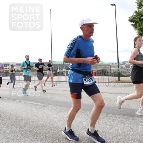 29.06.2025 - hella hamburg halbmarathon Lena Gebhardt http://msf.ph/oto/8325907 29.06.2025 10:23:22 Lombardsbrücke 4338, 17207, 987, 8918, 8920, 9301, 1048, 1304, 1362, 1853, 2925, 3029, 3034, 4190, 4266, 4391, 4728, 4793, 5160, 5406, 6502, 6578, 6784, 6785, 6849, 7029, 7266, 7820, 7891, 8687, 8688, 8716, 8918, 8920, 9133, 9301, 9877, 9913, 10205, 10739, 11300, 11798, 11879, 12025, 12073, 12190, 12265, 12874, 13560, 14041, 14265, 14338, 14510, 14512, 14821, 15709, 16185, 16251, 16416, 16558, 17013, 17099, 17199, 17207, 17299, 17719 meine-sportfotos.de