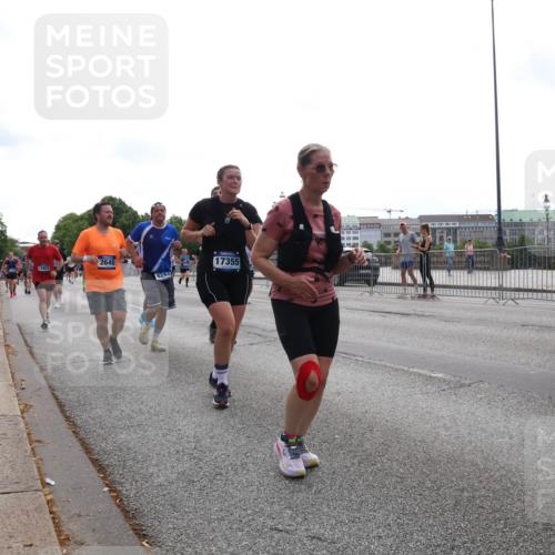 29.06.2025 - hella hamburg halbmarathon Lena Gebhardt http://msf.ph/oto/8325936 29.06.2025 10:37:43 Lombardsbrücke 12824, 2640, 6243, 17355, 11183, 1276, 1337, 1475, 1578, 1799, 1819, 1985, 2016, 2199, 2486, 2640, 2853, 3230, 3246, 3633, 3880, 4097, 5139, 5146, 5171, 5186, 5522, 5560, 5790, 5875, 5940, 6243, 6362, 6697, 6821, 6955, 7085, 7124, 7235, 7244, 7321, 7350, 7544, 7696, 7777, 7823, 8811, 8843, 8985, 9247, 9288, 9524, 9895, 10159, 10506, 10836, 11087, 11543, 12123, 12254, 12472, 12824, 16680, 17798 meine-sportfotos.de