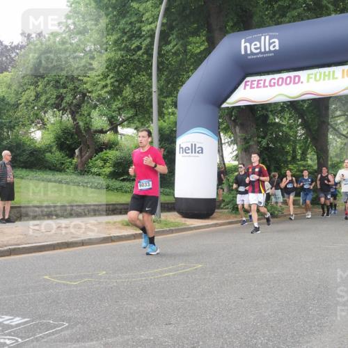 29.06.2025 - hella hamburg halbmarathon KatJ http://msf.ph/oto/8325941 29.06.2025 10:46:34 Zwischen KM18-KM19 4238, 6033, 6438, 6754, 8326 meine-sportfotos.de